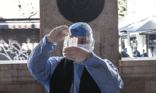 Κρούσματα σήμερα: 1.913 νέες μολύνσεις - 357 διασωληνωμένοι και 28 θάνατοι σε 24 ώρες