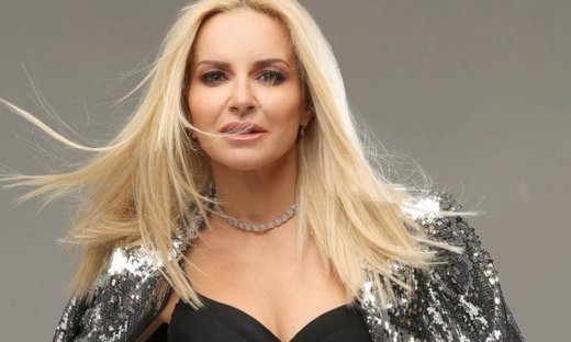 5 φωτογραφίες που δείχνουν πόσο πολύ έχει αδυνατίσει η Μαρία Μπεκατώρου