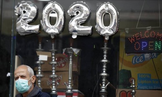 «Μένουμε σπίτι» εδώ και ένα χρόνο: 26 Φλεβάρη 2020 - Η ημέρα που ο κορονοϊός «χτύπησε» την Ελλάδα