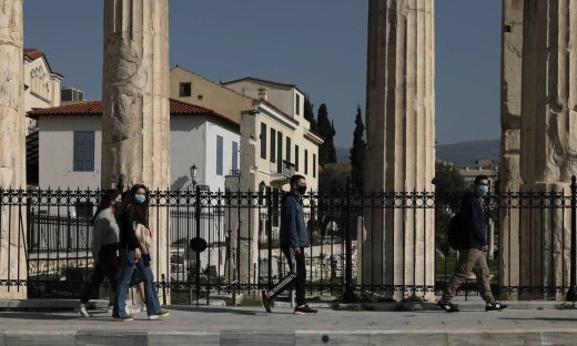 ΜΕΘ και κρούσματα φέρνουν νέα μέτρα από Πέμπτη – Στο «τραπέζι» και το ολικό lockdown σε όλη τη χώρα