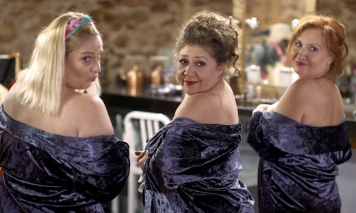 Καφέ της Χαράς: Σοκ στο χωριό από τα Κορίτσια Ημερολογίου και ένα καινούργιο σκάνδαλο