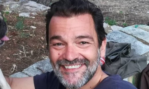 Κωνσταντίνος Καζάκος: Βόλτα με τον γιο του στο Σούνιο