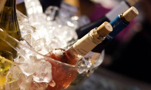 Βόλος: Ξέφρενο κορονοπάρτι Πορτογάλων στην ταράτσα σπιτιού που νοίκιαζαν