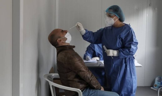 Κρούσματα σήμερα - Ρεπορτάζ Newsbomb.gr: Φόβοι για πάνω από 3.500 – «Εκρηξη» και των διασωληνωμένων