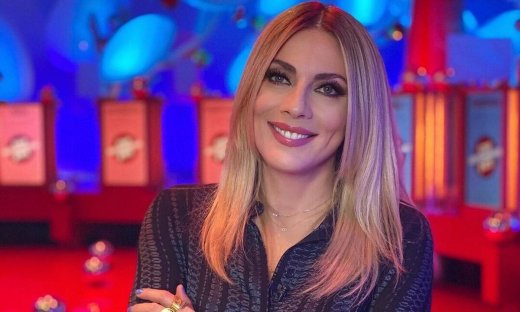 Καρύδη: Η πρώτη συνέντευξή της μετά την περιπέτεια με τον κορονοϊό: «Τη σκαπούλαρα και προχωρώ»