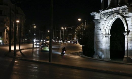 Lockdown: Χαλάρωση... με το σταγονόμετρο - Τα νέα μέτρα για μετακίνηση, SMS 6 και κομμωτήρια