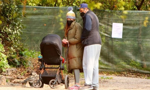 Ράλλη - Ανδρούτσος: Έχουν... μάτια μόνο για την κόρη τους!