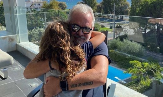 Ηλέκτρα Λύρα: Σπάνιο βίντεο-Δείτε τη να τραγουδά σε συναυλία της μαμάς της