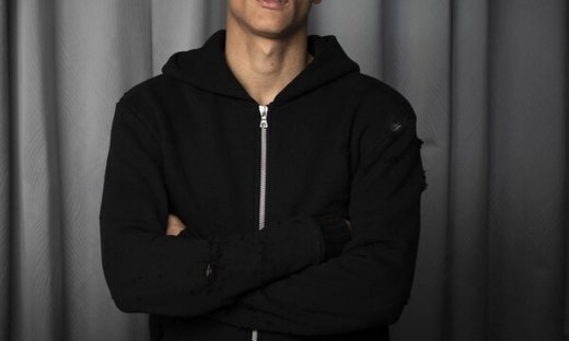 Δημόσια ερωτική εξομολόγηση: «Είναι θεά! Δεν έχει γίνει κάτι, αλλά αν θέλει...»