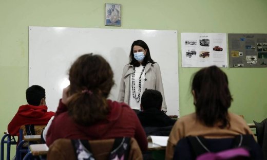 Άνοιγμα σχολείων: Δεν ανοίγουν Γυμνάσια και Δημοτικά πριν το Πάσχα - Τι δήλωσε η Κεραμέως
