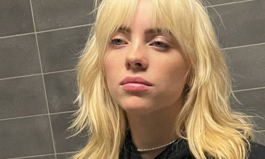 Απίστευτο! Η Billie Eilish άλλαξε και πάλι τα μαλλιά της