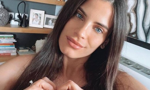 Χριστίνα Μπόμπα: Το βίντεο με την κοιλίτσα της από την παραλία, φορώντας μαγιό