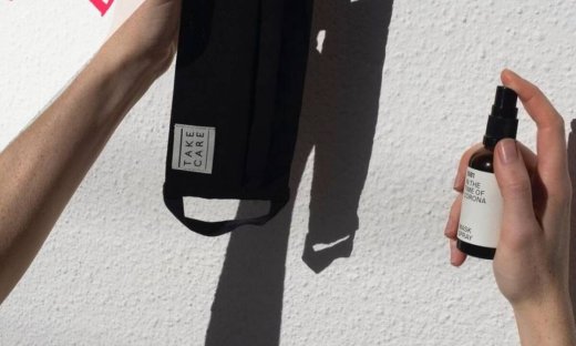 Πώς θα φτιάξεις spray για να ψεκάζεις τη μάσκα σου και να μοσχοβολάει