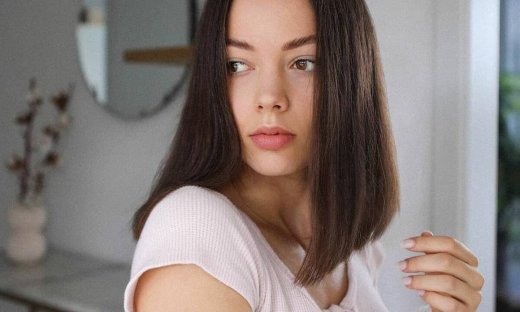 Το κούρεμα που ταιριάζει σε όλες είναι μεγάλη τάση αυτήν την άνοιξη