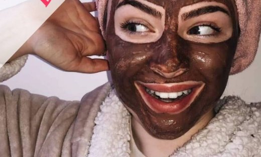 Με τα σοκολατένια αυγά που θα περισσέψουν, φτιάξε μια μάσκα λάμψης