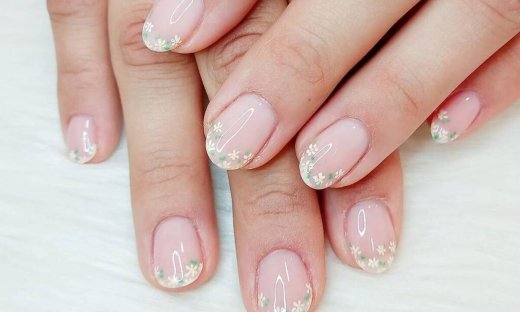 Πασχαλινό nailspiration: 20 nail art με λουλούδια για να διαλέξεις
