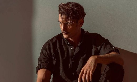 Άγριες Μέλισσες: Θυμάσαι πού είδες τον Κωνσταντή πρώτη φορά πριν από 13 χρόνια;