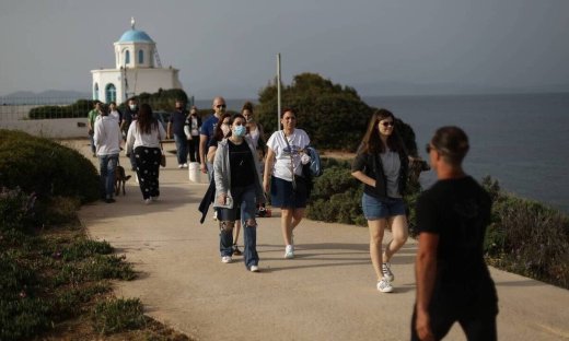 Κωδικός «πλήρης απελευθέρωση»: Πότε ανοίγουν σχολεία, μετακινήσεις, τουρισμός και παραλίες