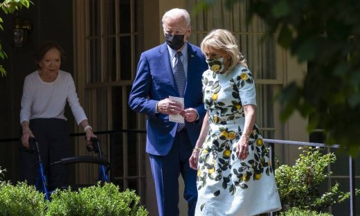 Τζο Μπάιντεν: Viral η φωτογραφία του με τον Τζίμι Κάρτερ – Γιατί έγινε χαμός στο Twitter