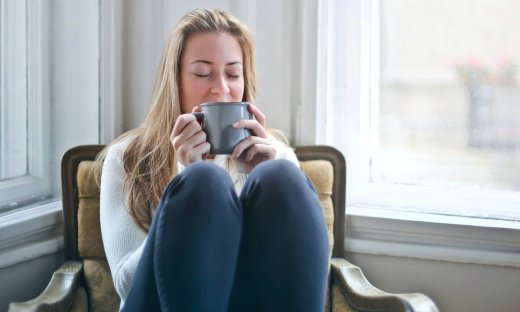 Χρυσό γάλα: Πιες το την επόμενη φορά που θα νιώσεις αγχωμένη-Μάθε γιατί