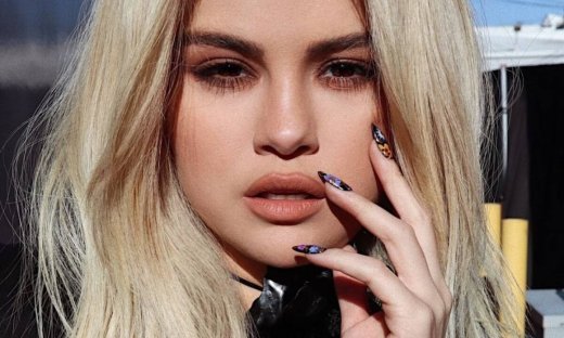 Ψάχνεις μανικιούρ; Κάνε το διαφορετικό γαλλικό nail art της Selena Gomez