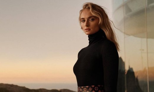Η Sophie Turner φόρεσε τα απόλυτα σανδάλια της φετινής χρονιάς