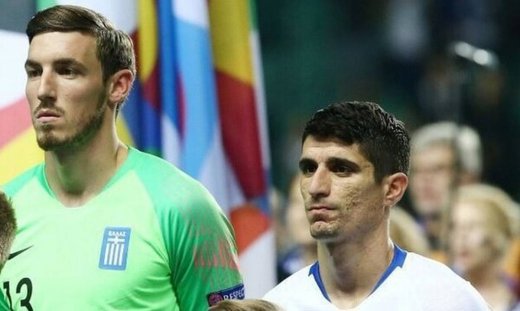 Μάνταλος-Μπάρκας: Οι διακοπές με τις συντρόφους τους και τα τρυφερά ενσταντανέ στην παραλία (vid)