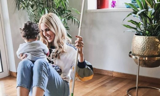 Μαντώ Γαστεράτου: Ο γιος της μεγάλωσε και είναι ένας κούκλος - Δείτε φωτογραφίες