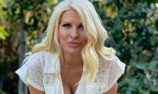 Ελένη Μενεγάκη: Έκανε και τη δεύτερη δόση του εμβολίου!