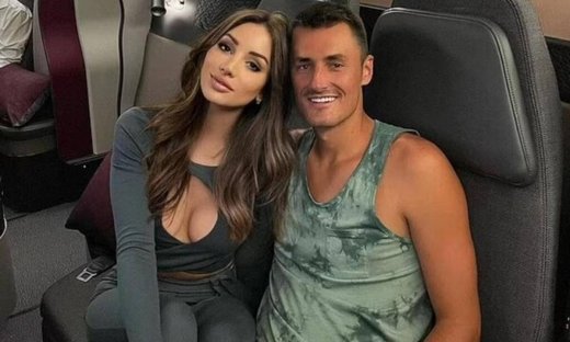 Εκτός εαυτού ο Τόμιτς: Έσπασε το laptop της συντρόφου του κι εκείνη τον παράτησε (vid)