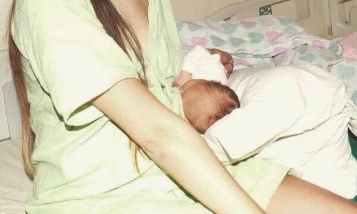 Έγιναν γονείς: Οι πρώτες φωτό με την κορούλα τους (pics)