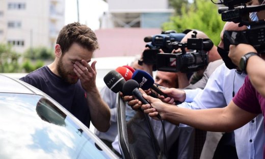 Γλυκά Νερά πιλότος: Ποινική δίωξη για δύο κακουργήματα και δύο πλημμελήματα σε βάρος του Μπάμπη