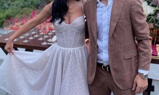 Γνωστό ζευγάρι αρραβωνιάστηκε χθες στη Θεσσαλονίκη με καλεσμένο τον Ατζούν - Οι πρώτες φωτό