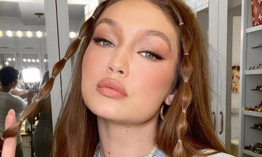 Τα slip-on παπούτσια της Gigi Hadid είναι τo απόλυτο shoe trend του καλοκαιριού