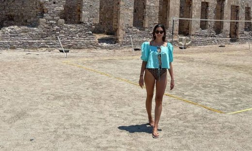 Σταματίνα Τσιμτσιλή: Μας δείχνει το αδυνατισμένο της σώμα με κίτρινο μαγιό (photos)