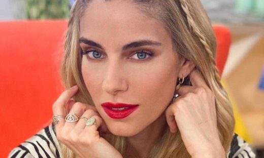 Η Δούκισσα έβαλε το σούπερ μίνι φόρεμα που όλες θέλουμε στον καύσωνα