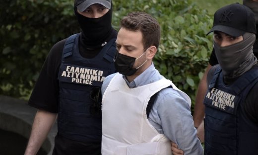 Βρετανικά ΜΜΕ για Γλυκά Νερά: Τα ύποπτα δρομολόγια του Μπάμπη και η ανακάλυψη της Καρολάιν