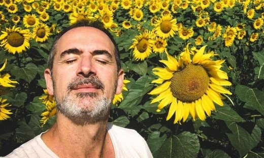 Κώστας Κρομμύδας: Το βιβλίο που έγραψε για τον Ακάκιο, μεταφέρεται στη μεγάλη οθόνη!