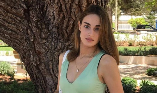 Μαρία Βοσκοπούλου: Ποζάρει με μαγιό και μας δείχνει το καλογυμνασμένο της κορμί!