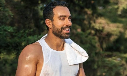 Σάκης Τανιμανίδης: Ήρθε η στιγμή της... ζυγαριάς και μας έδειξε πόσα κιλά είναι!