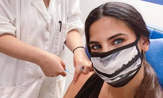 Χριστίνα Μπόμπα: Έκανε το εμβόλιο και απάντησε στα υβριστικά σχόλια που δέχεται!