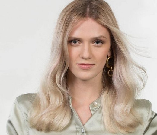 Trending! Η #1 τάση στο χρώμα των μαλλιών είναι αυτή και ταιριάζει σε ξανθές και μελαχρινές