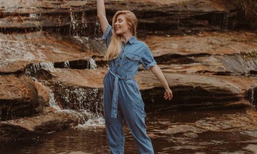 Shopping Guide: 10 ολόσωμες μονοχρωματικές φόρμες που θα σου δώσουν στυλ και coolness