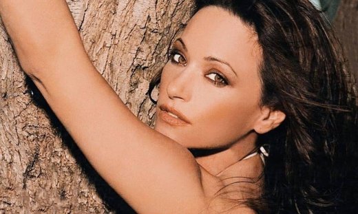 Μάρω Λύτρα: Στα πενήντα της εμφανίζεται με μαγιό και εντυπωσιάζει με τις τέλειες αναλογίες της!