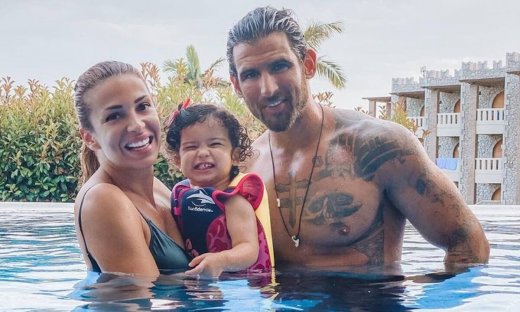 Ελένη Χατζίδου: Η απίθανη φωτογραφία με την κόρη της στη θάλασσα