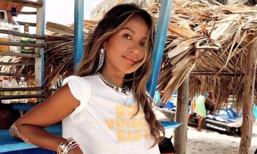 11 μπλουζάκια που θα αγοράσεις στις εκπτώσεις και θα φοράς για χρόνια