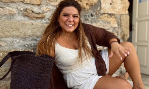 Η Δανάη Μπάρκα ποζάρει πιο ευτυχισμένη από ποτέ - O Ρουβάς την τράβηξε φωτογραφία