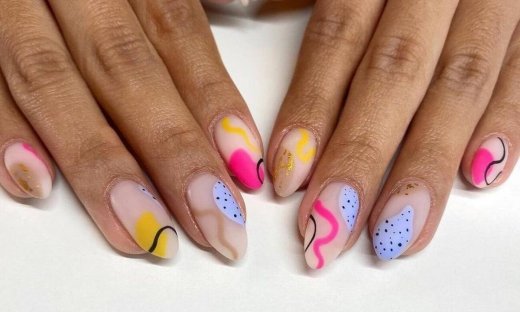20 χρωματιστά μανικιούρ για να δοκιμάσεις τον Αύγουστο