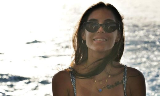 Άννα-Μαρία Βέλλη: Ποζάρει με καυτό μπικίνι και σχολιάζει τα κιλά της μετά το Survivor
