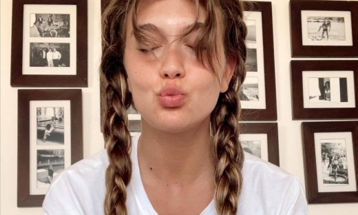 Η Κλέλια Ανδριολάτου με το πιο βολικό χτένισμα του καλοκαιριού-Πώς θα το κάνεις κι εσύ